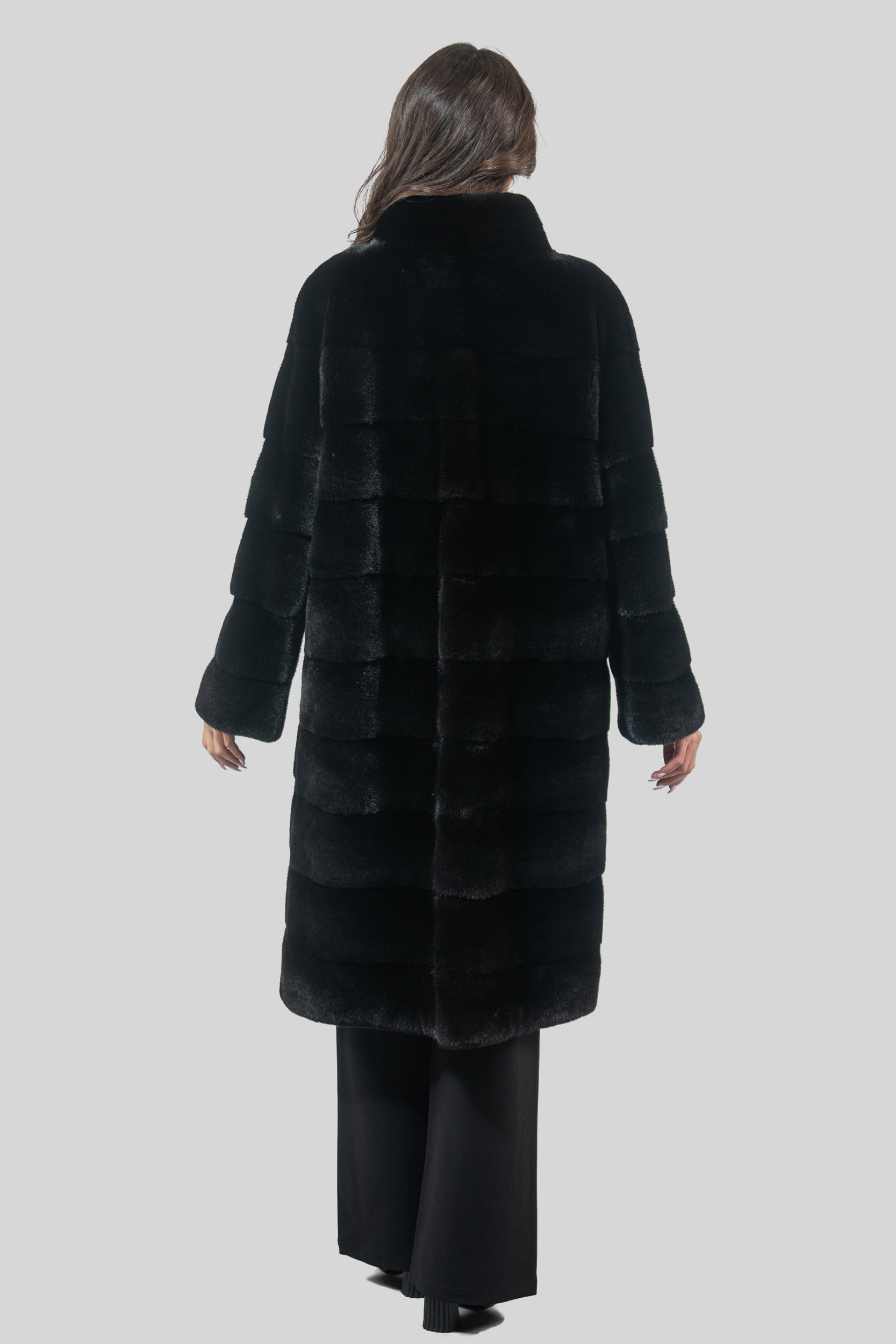 Blackglama Mink Coat with Stand Collar P/K13C530