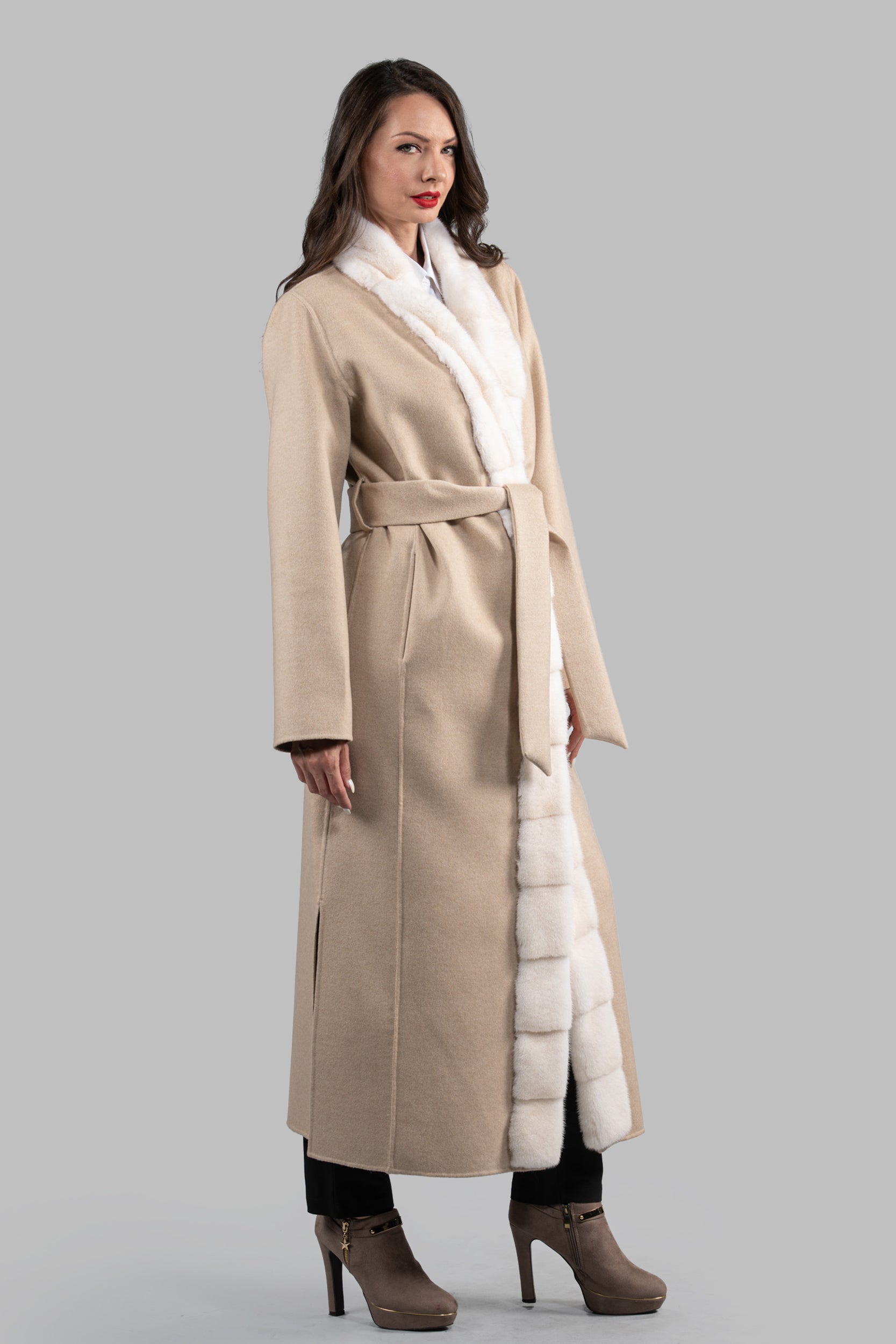 Ecru Beige Cashmere Coat with Mink Trim 21C6080