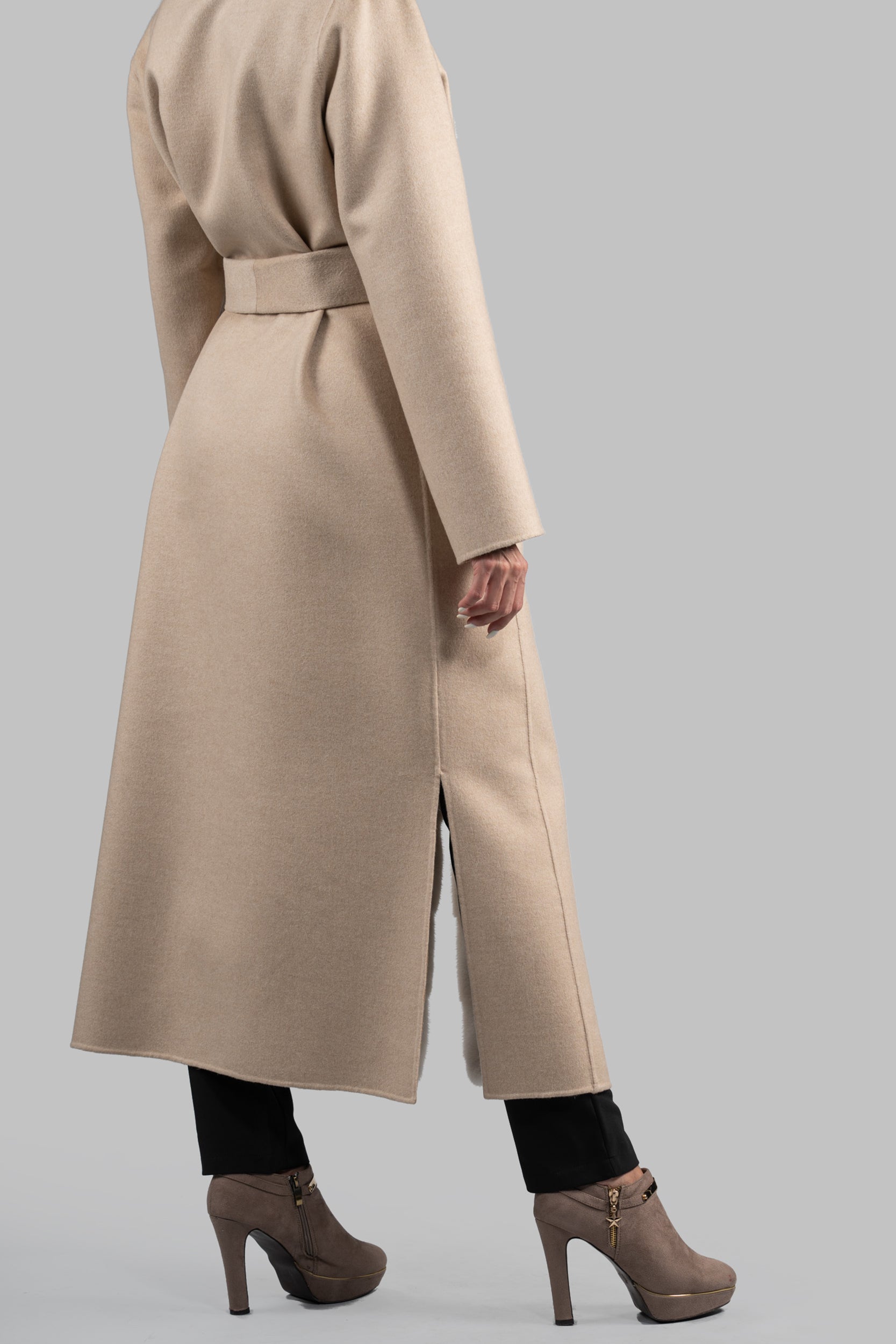 Ecru Beige Cashmere Coat with Mink Trim 21C6080