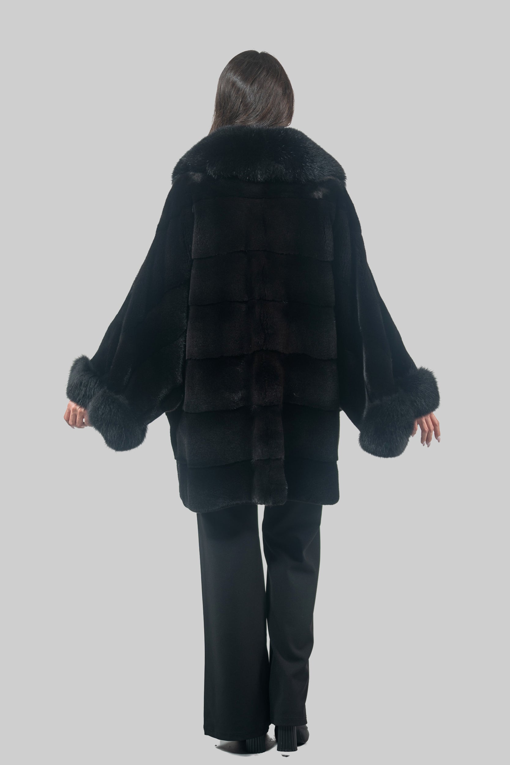 Blackglama Mink Cape with Fox-Trimmed Notch Collar P/K929