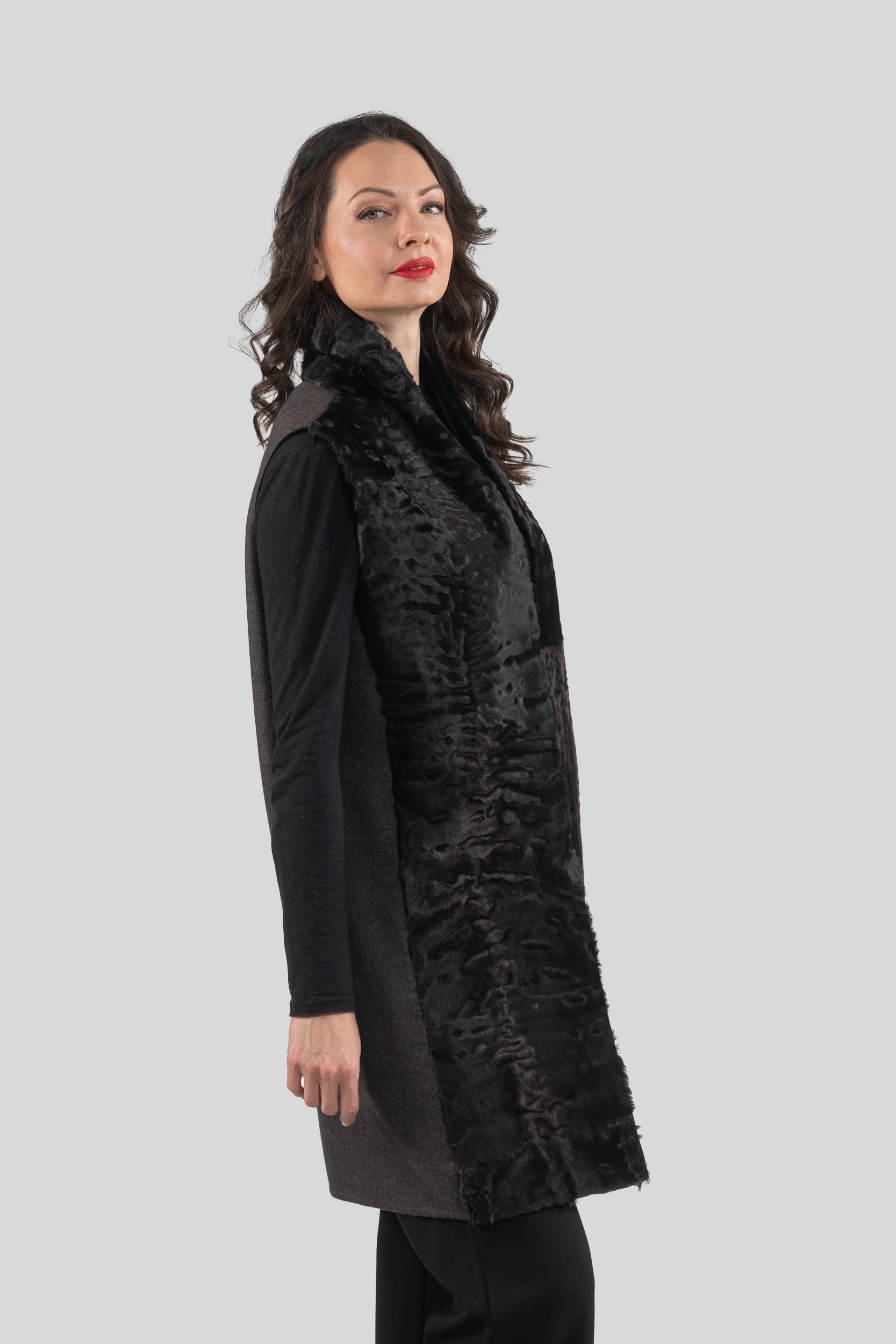 Grey Cashmere Vest with Swakara Fur Trim 17C8003
