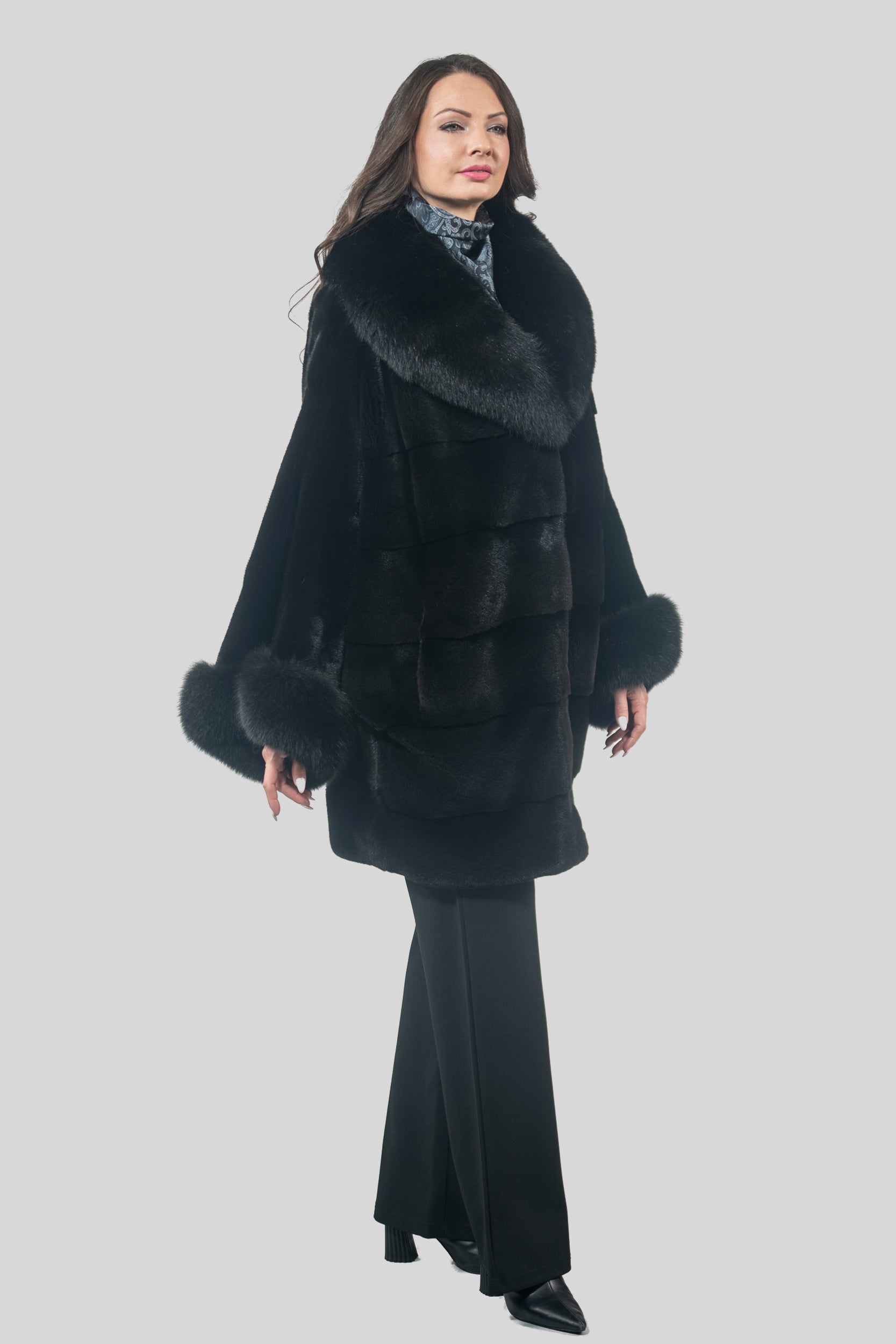Blackglama Mink Cape with Fox-Trimmed Notch Collar P/K929
