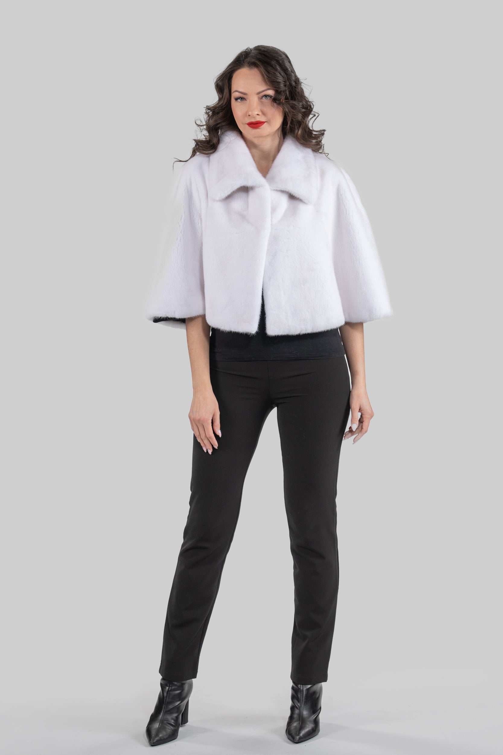 White Mink Bonbon Cape L/OBONBON