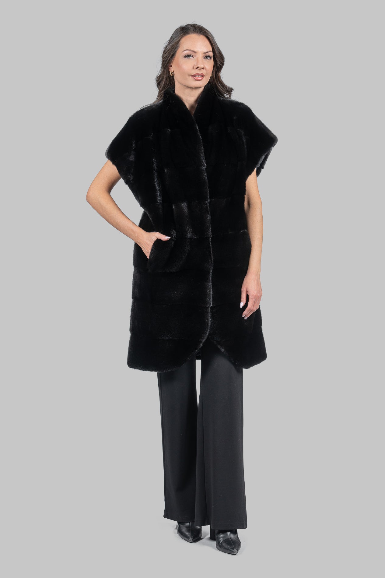 Collarless Blackglama Mink Vest P/K22C290