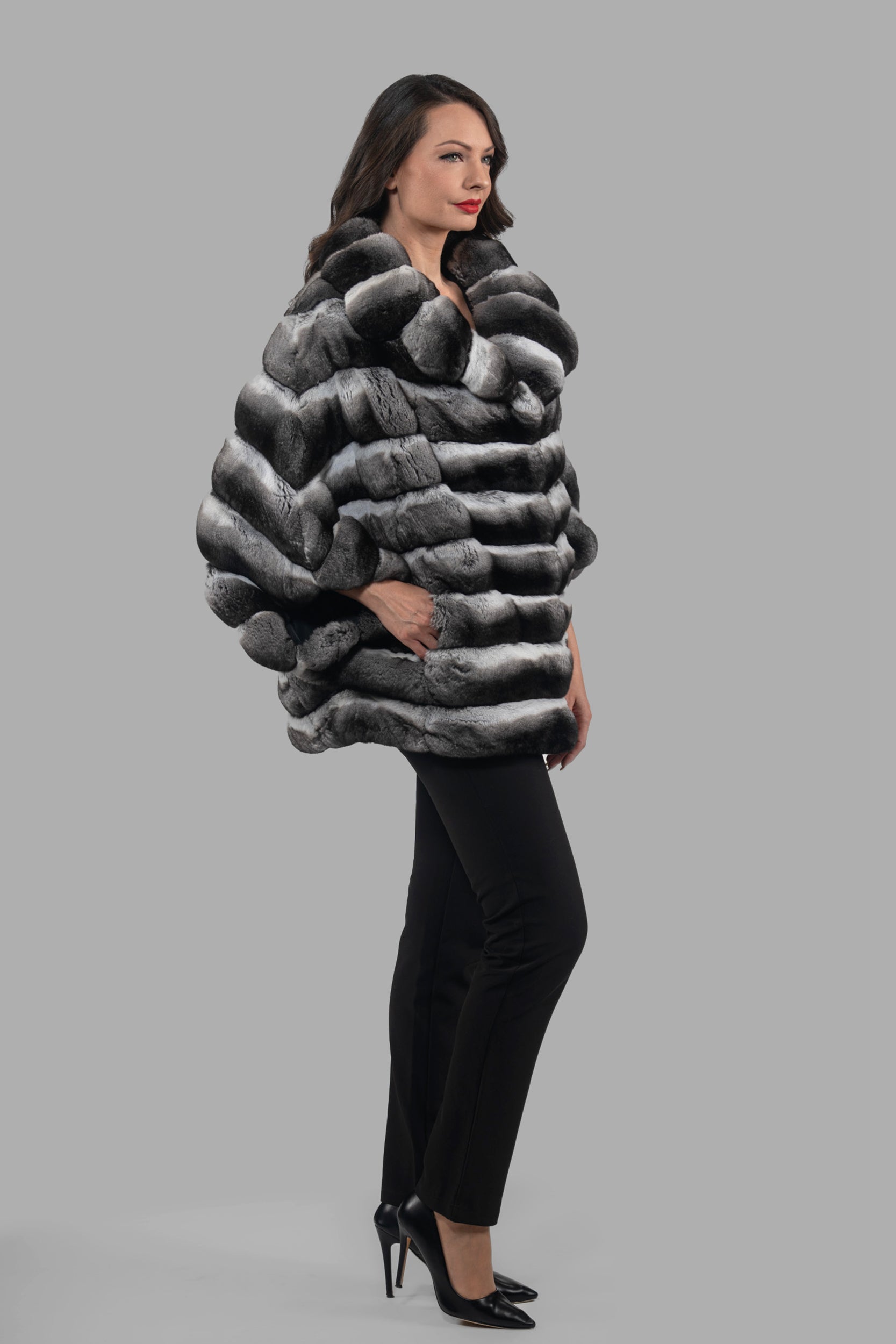 Chinchilla Cape with Notch Collar P/K929