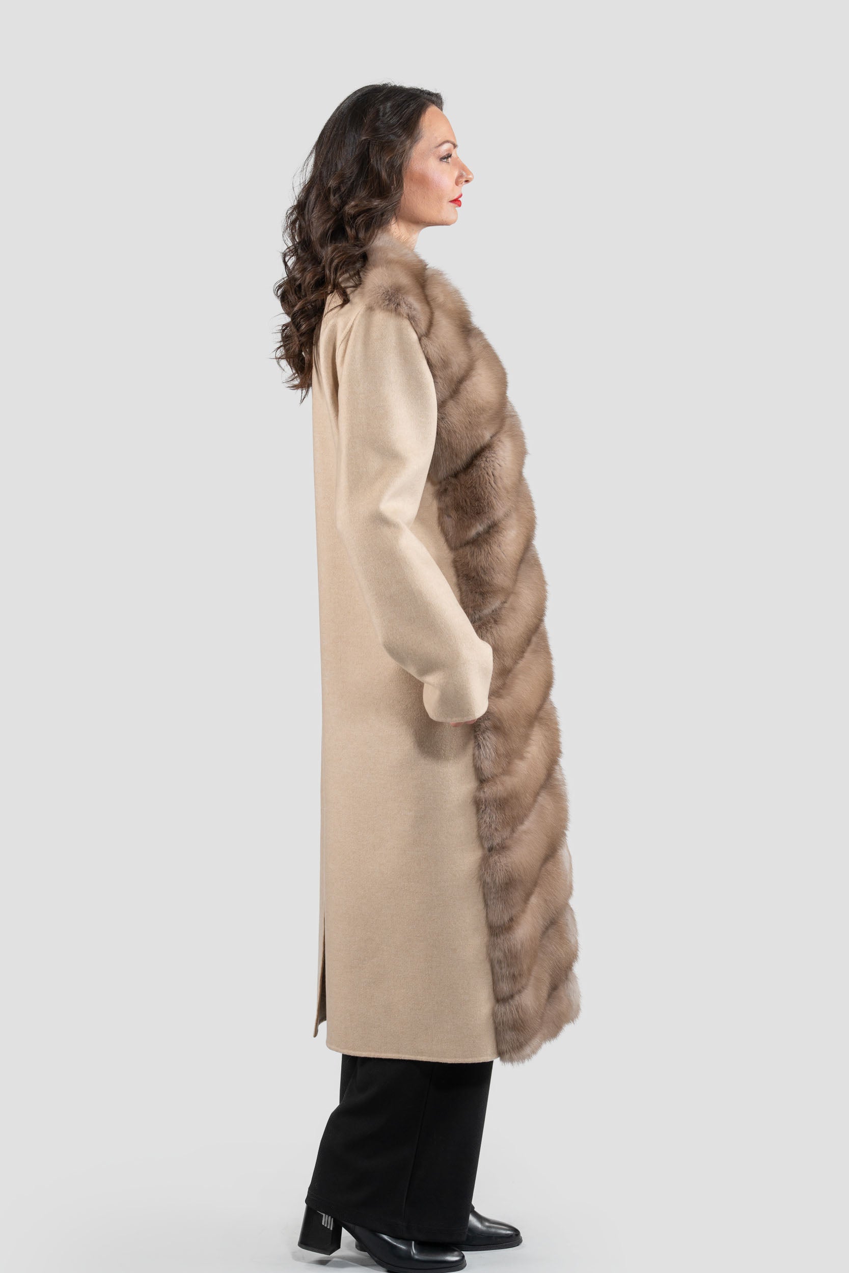 Coat in Ecru Beige Cashmere with Baumarten Trim 17c8003