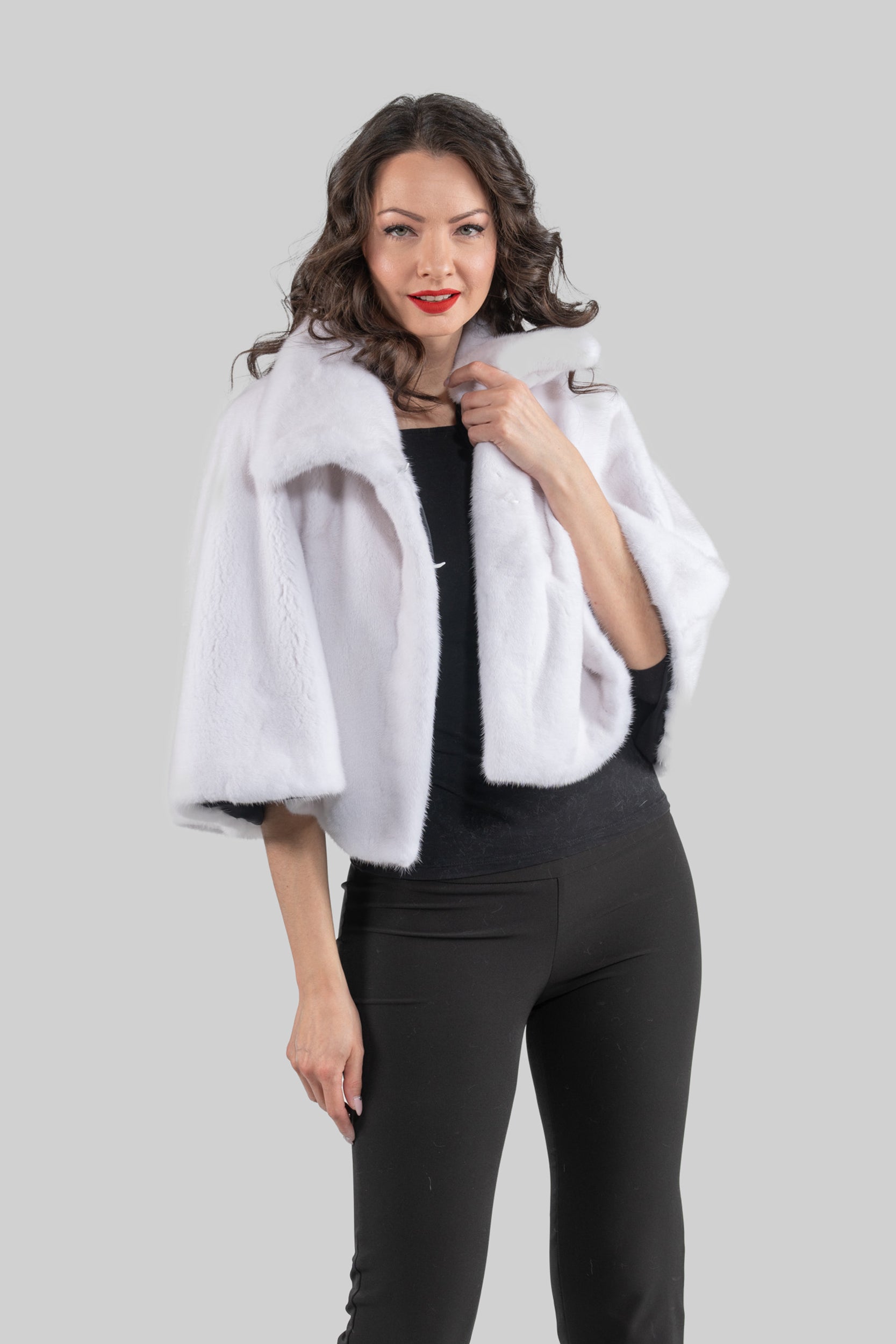 White Mink Bonbon Cape L/OBONBON
