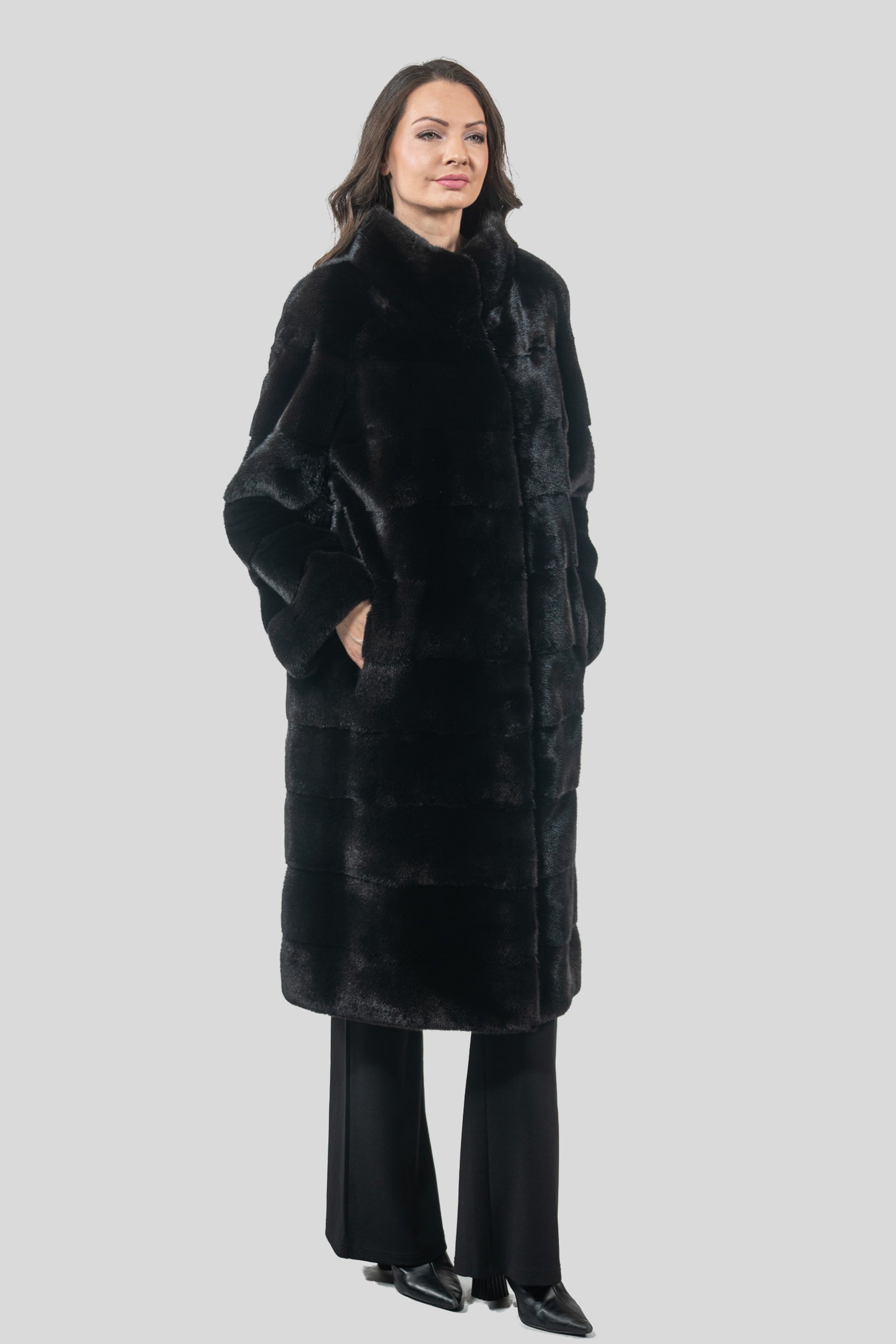 Blackglama Mink Coat with Stand Collar P/K13C530