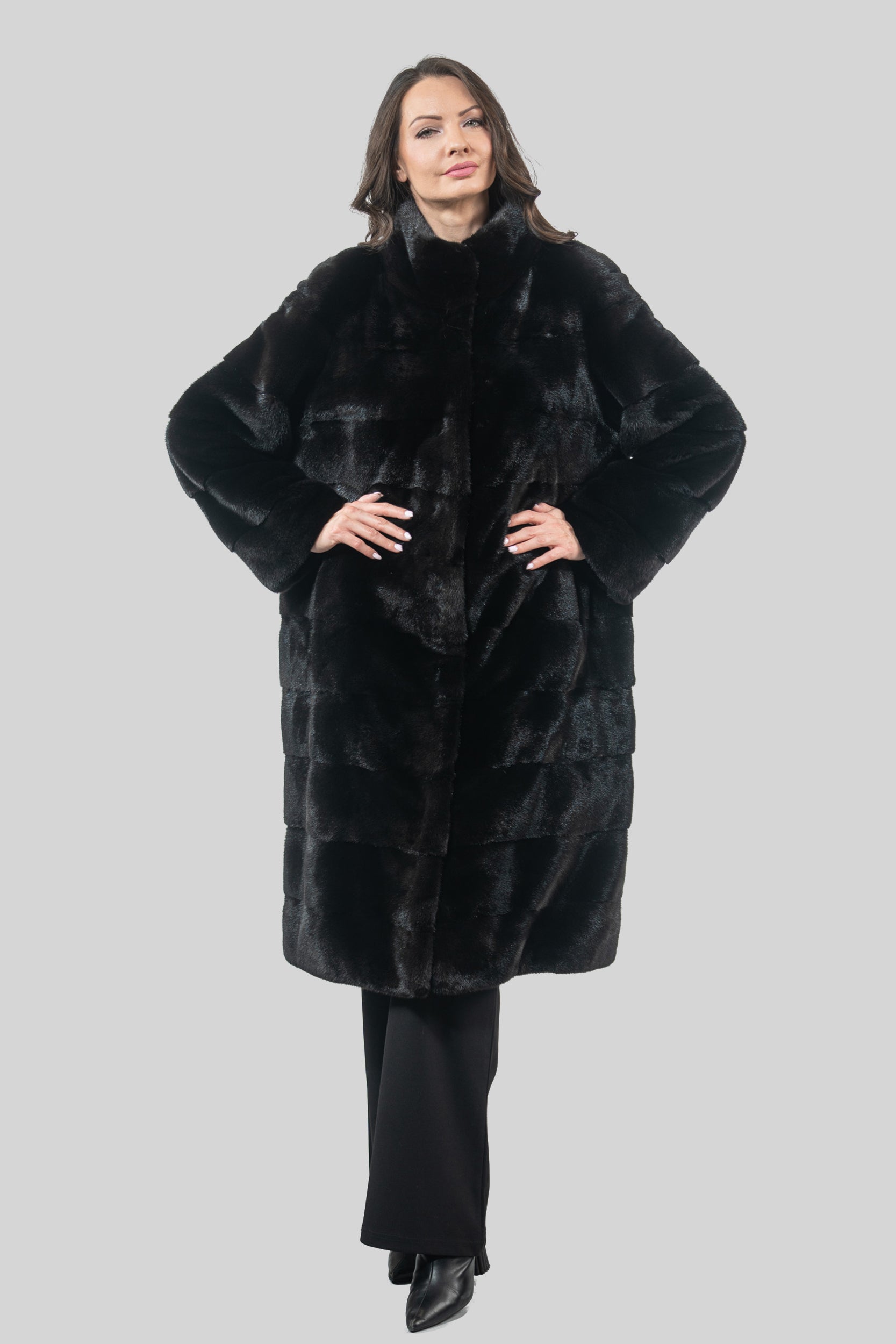 Blackglama Mink Coat with Stand Collar P/K13C530