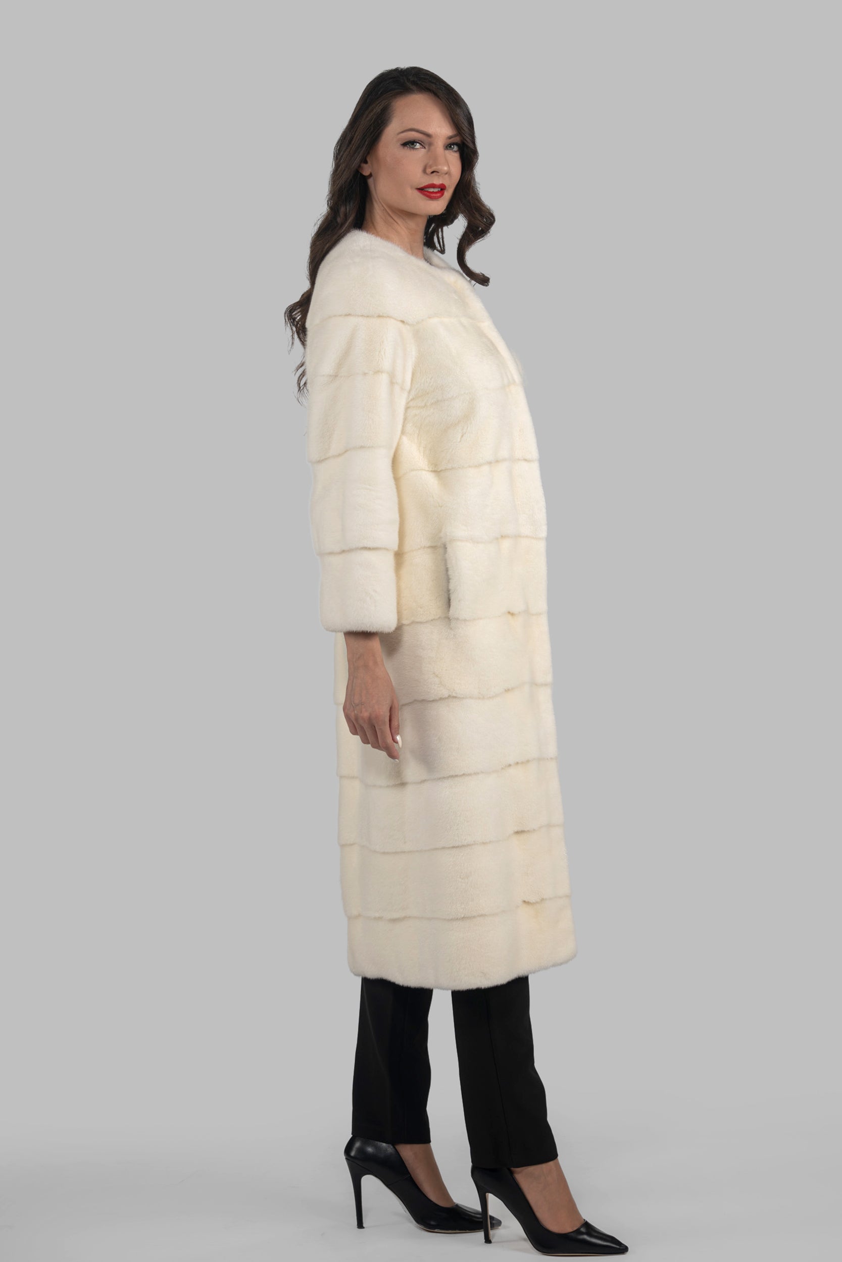 Collarless Pearl G/W Mink Coat 13C520