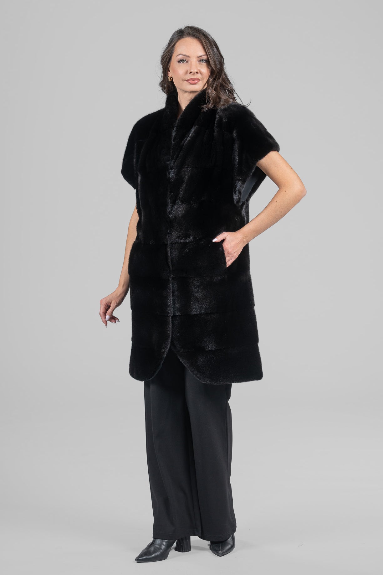 Collarless Blackglama Mink Vest P/K22C290