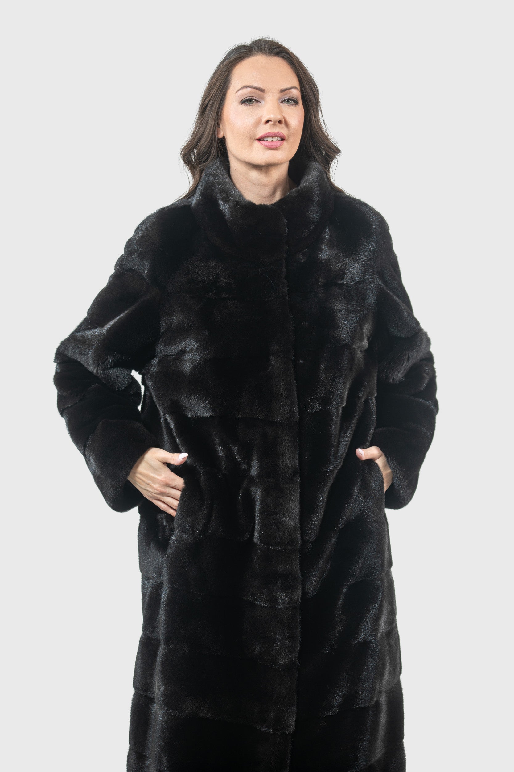 Blackglama Mink Coat with Stand Collar P/K13C530