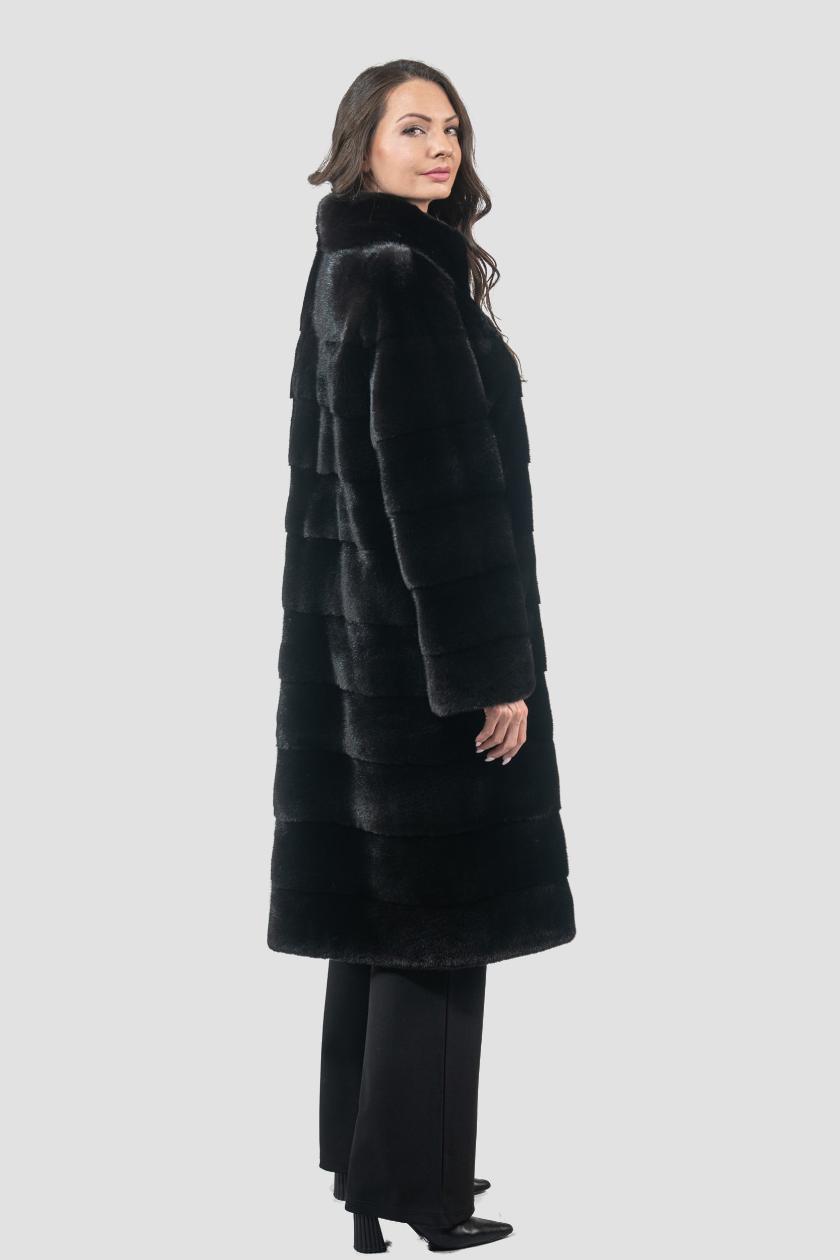 Blackglama Mink Coat with Stand Collar P/K13C530