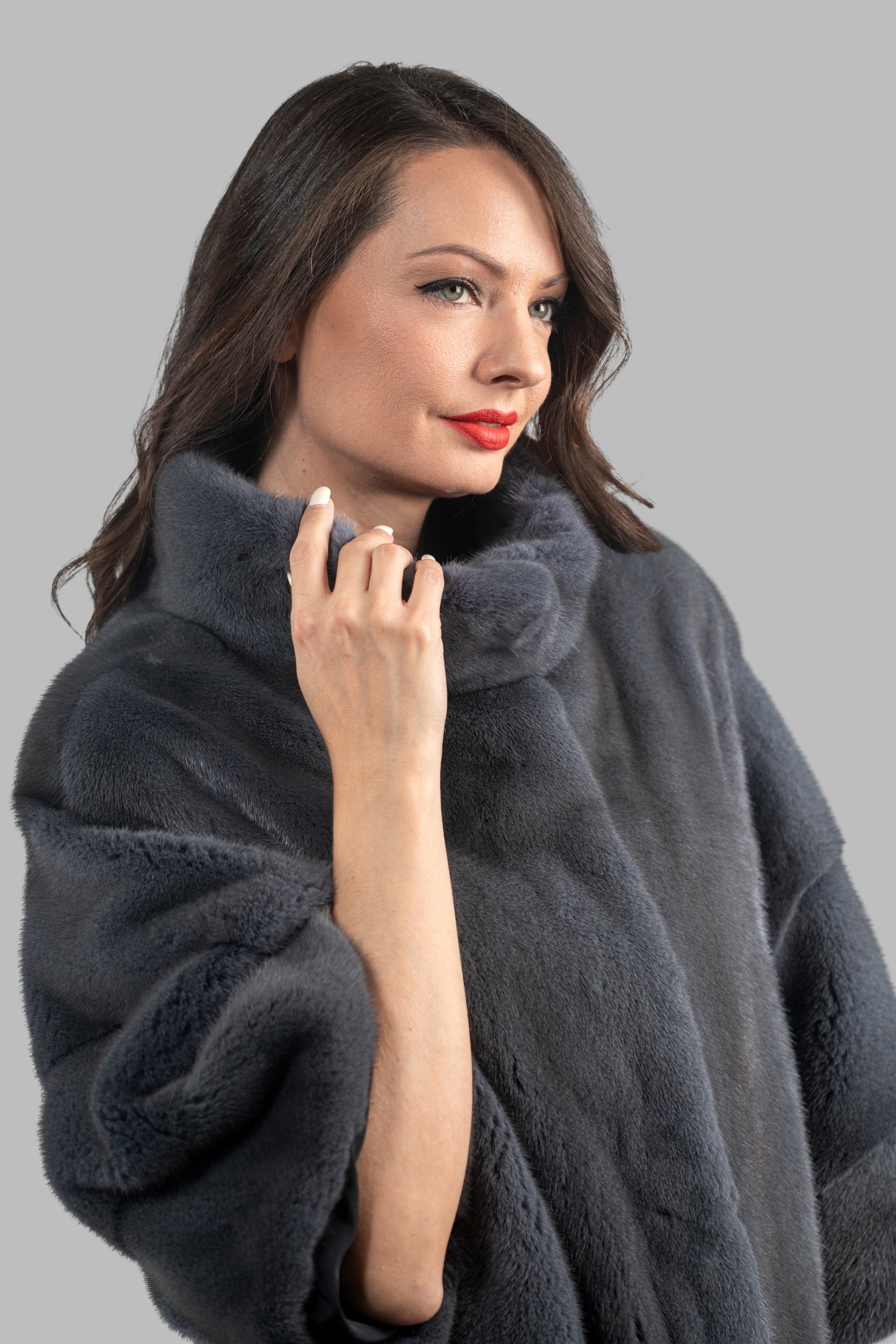 Asphalto Mink Jacket with Stand Collar and Short Sleeves L/O13C138