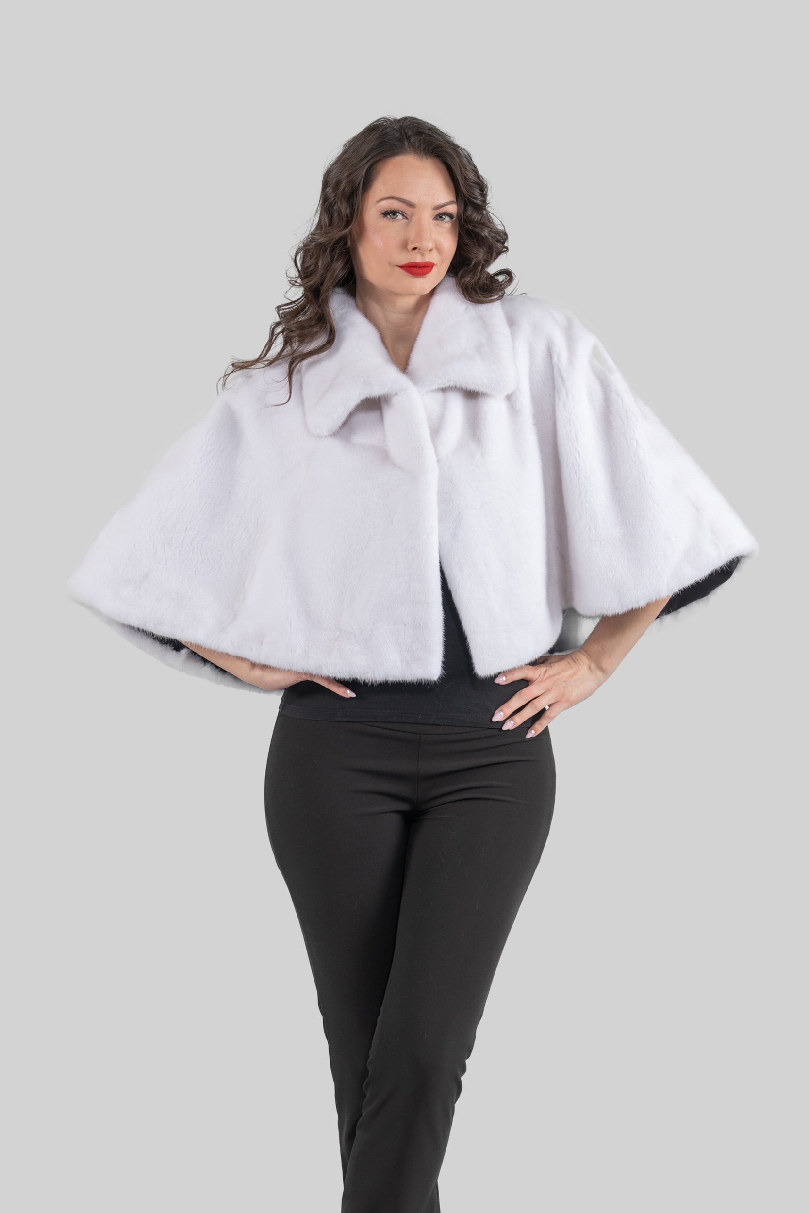 White Mink Bonbon Cape L/OBONBON