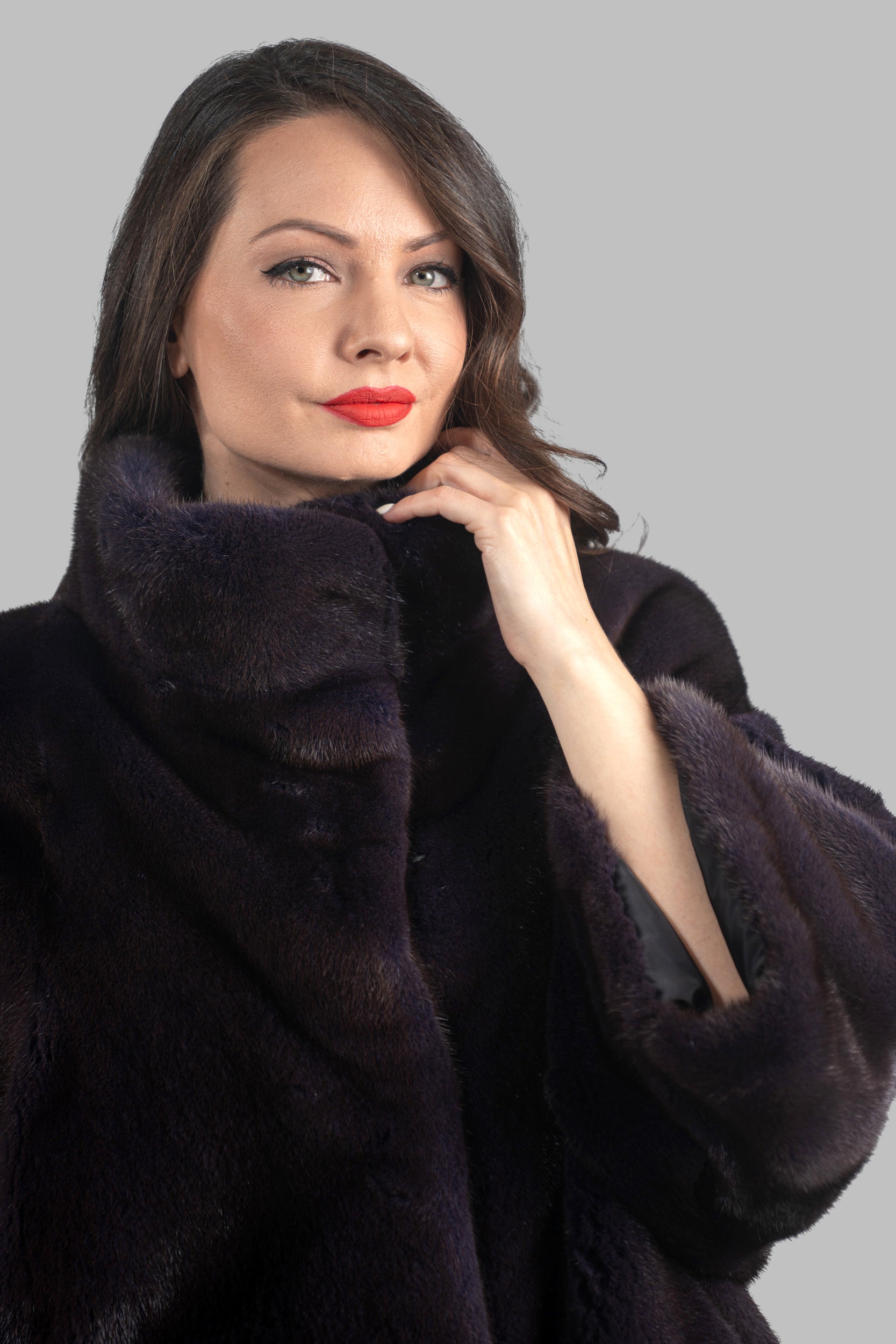 Asphalto Mink Jacket with Stand Collar and Short Sleeves L/O13C138