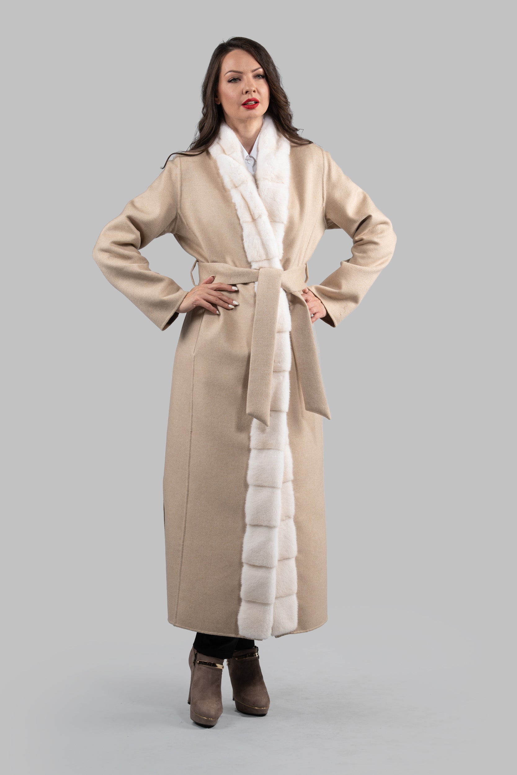 Ecru Beige Cashmere Coat with Mink Trim 21C6080