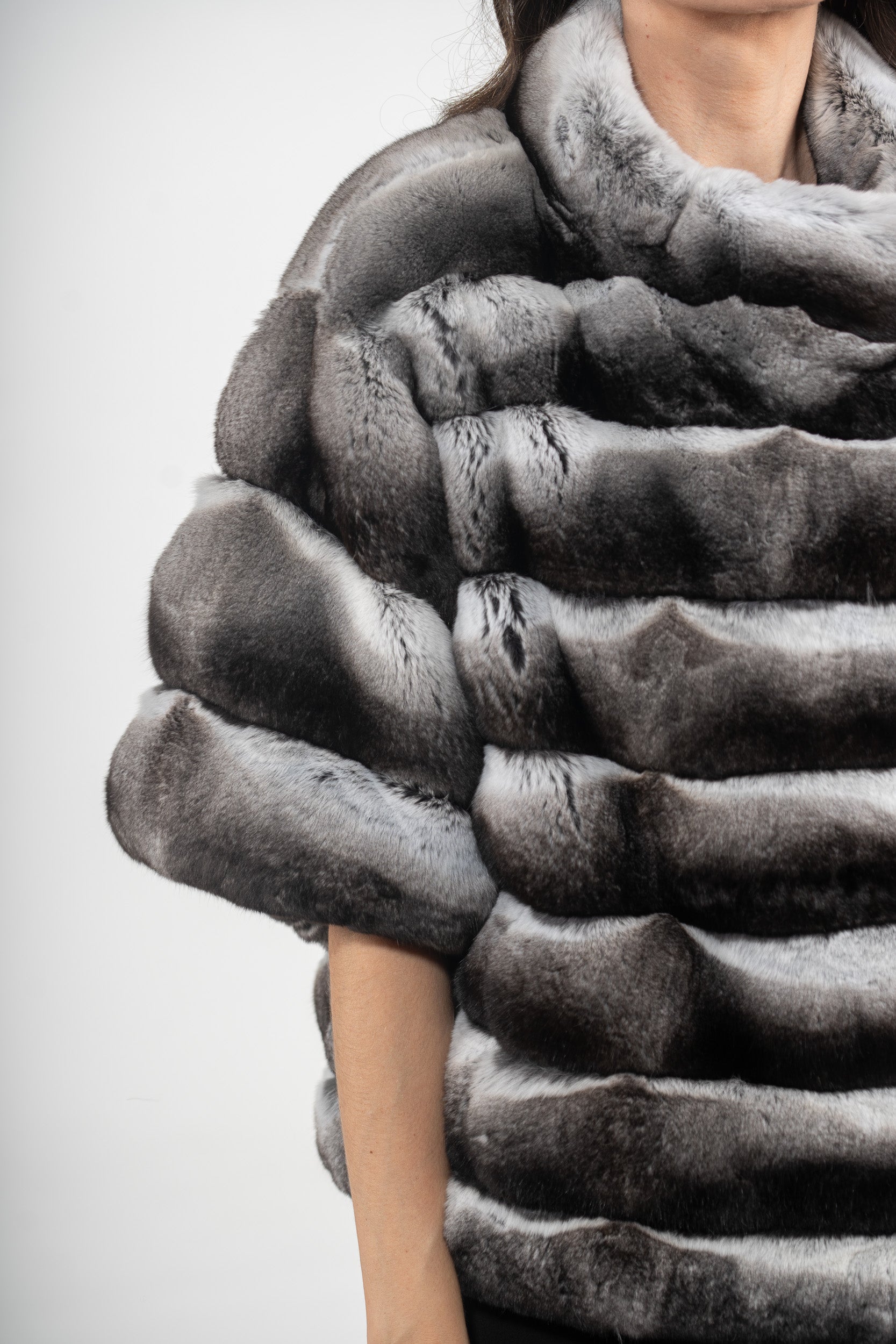 Chinchilla Jacket with Stand Collar and Short Sleeves P/K13C139