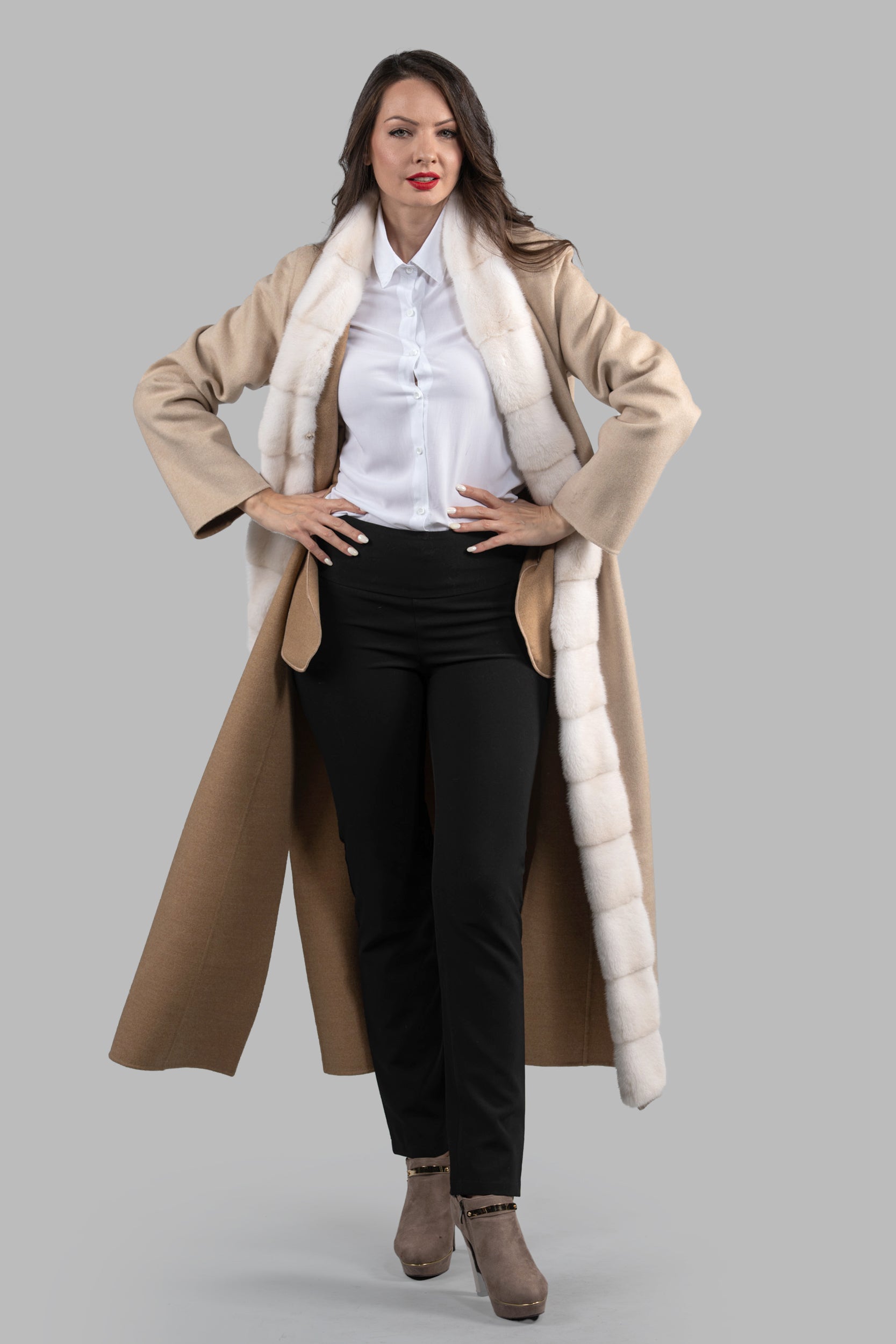 Ecru Beige Cashmere Coat with Mink Trim 21C6080