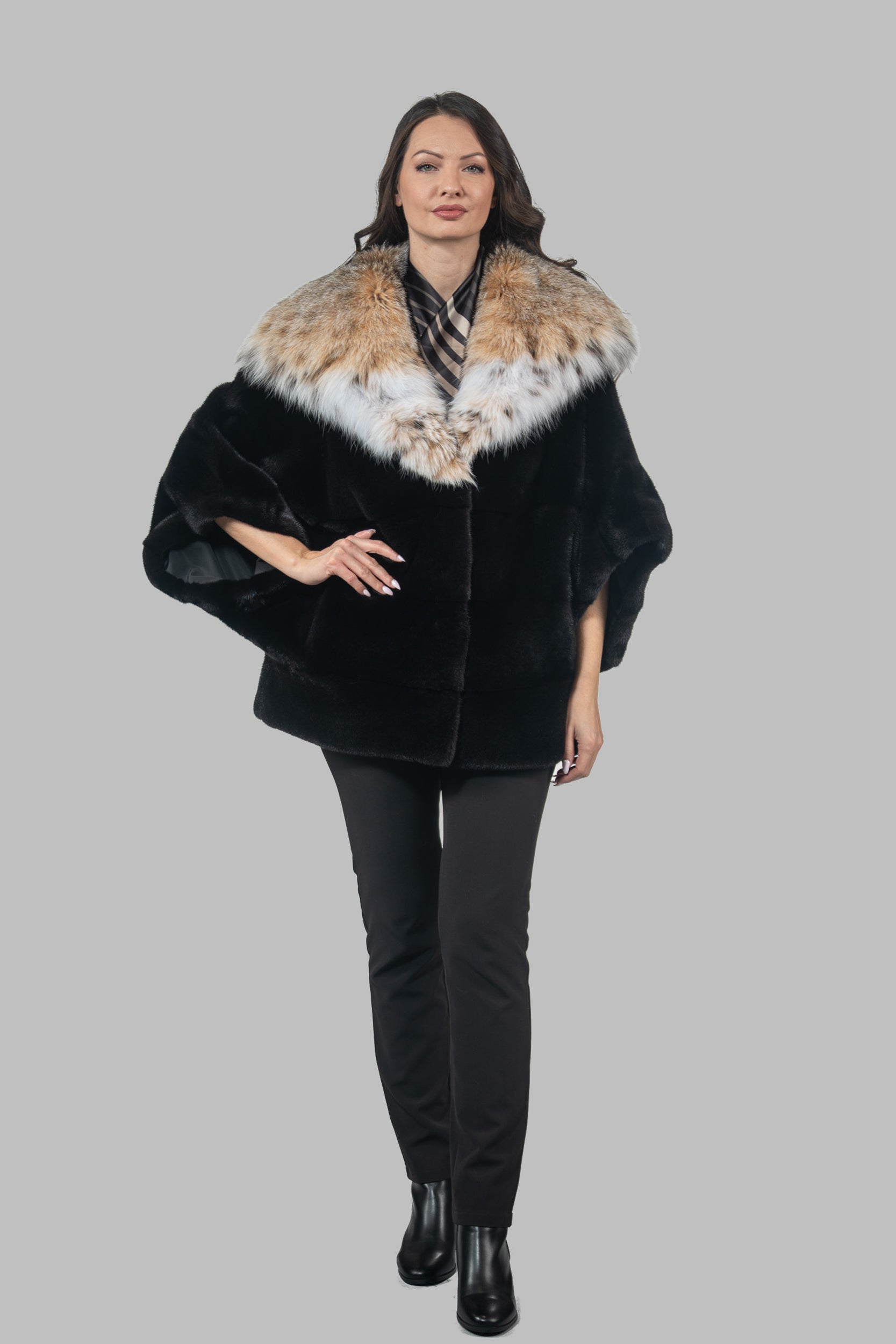 Blackglama Mink Hooded Cape with Bobcat Trim P/K13C949