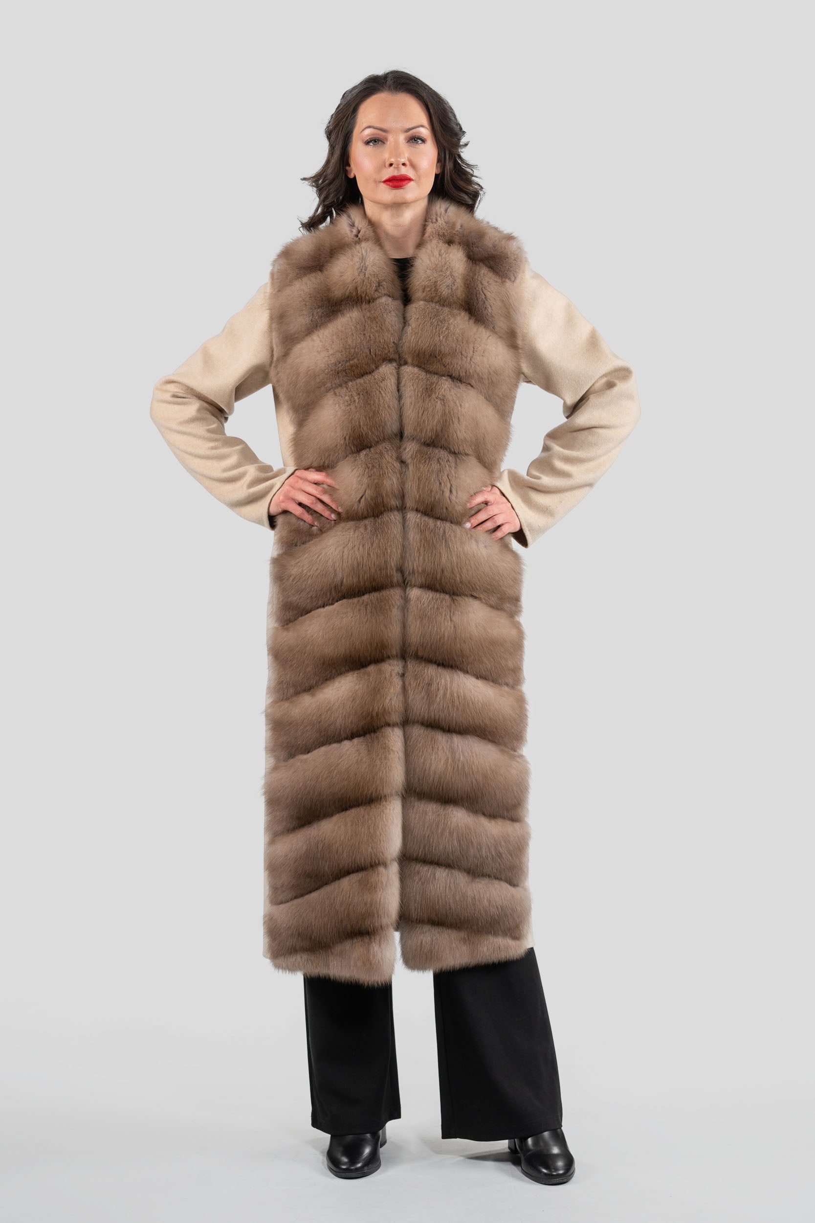 Coat in Ecru Beige Cashmere with Baumarten Trim 17c8003