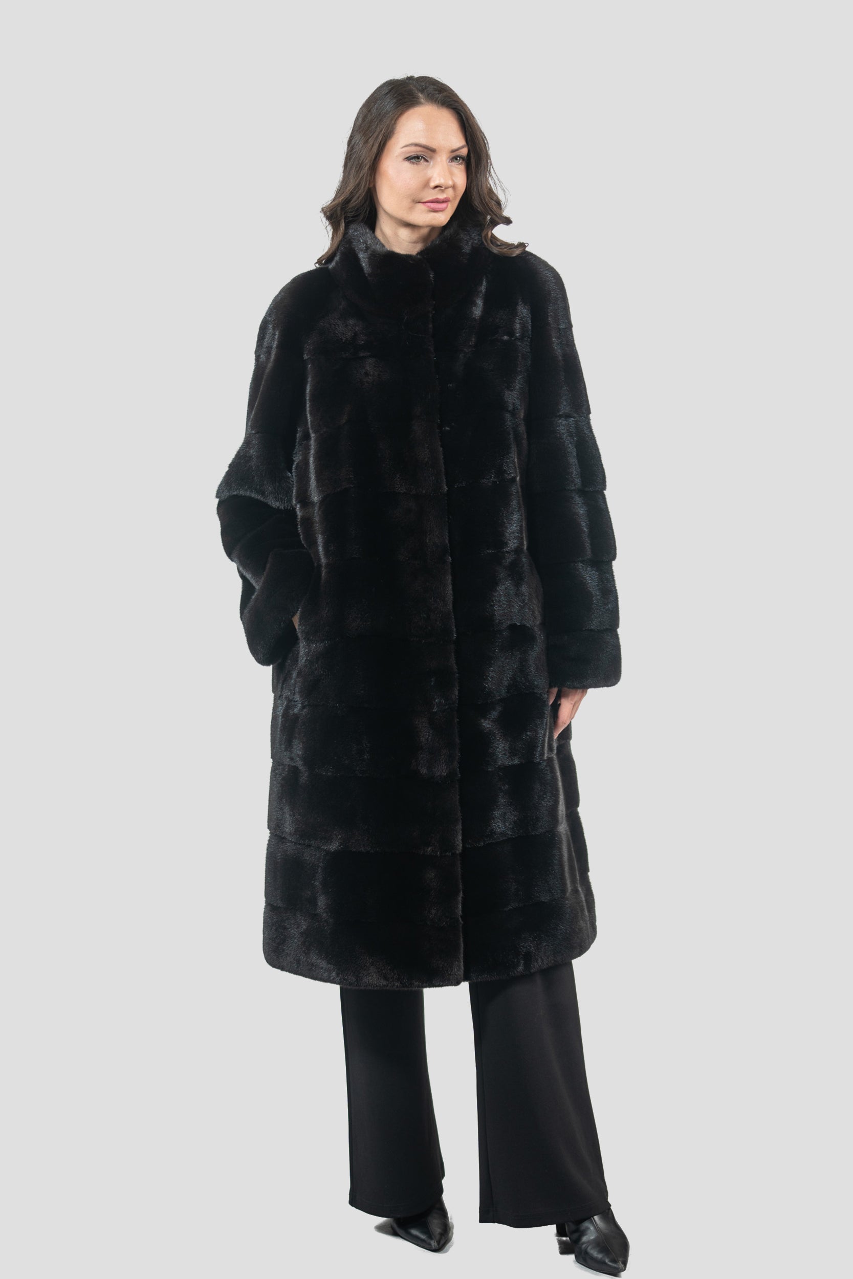 Blackglama Mink Coat with Stand Collar P/K13C530