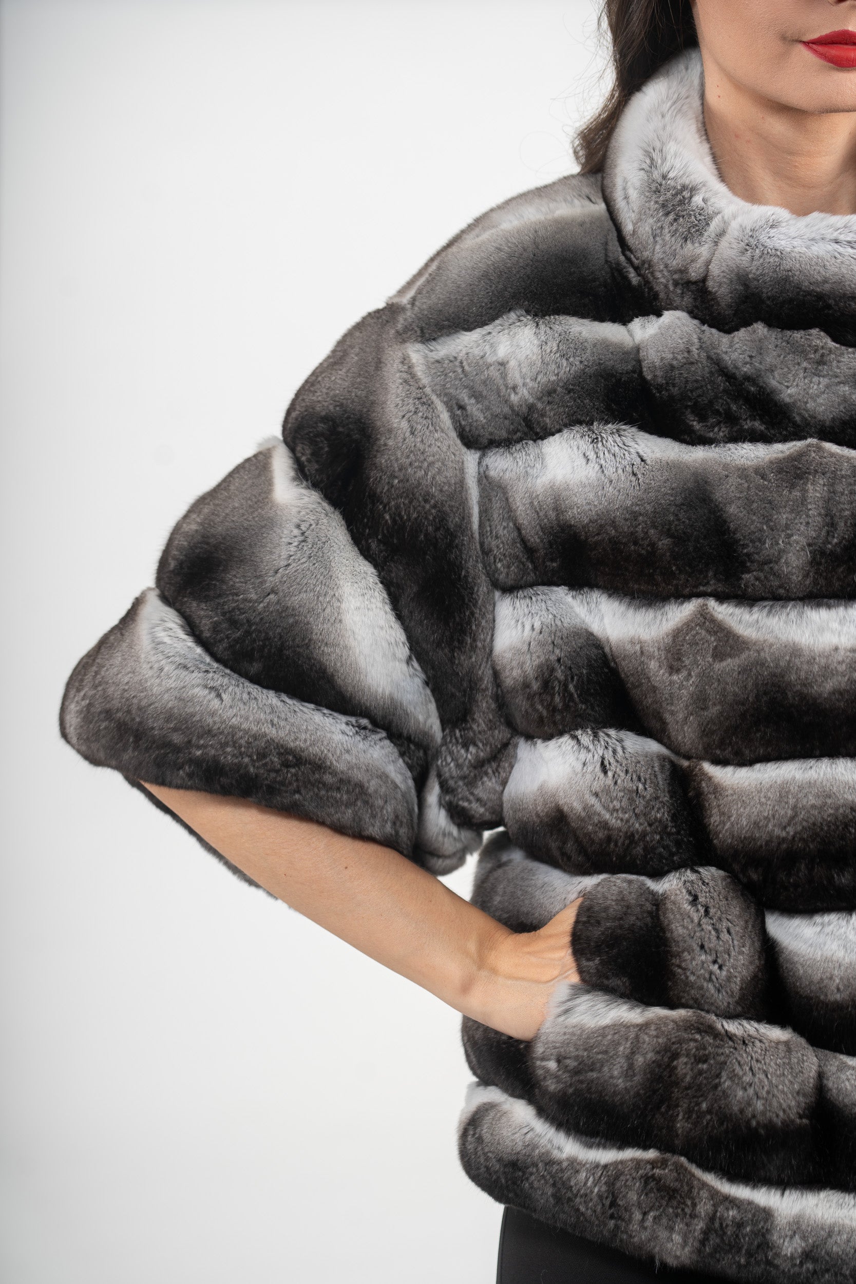 Chinchilla Jacket with Stand Collar and Short Sleeves P/K13C139