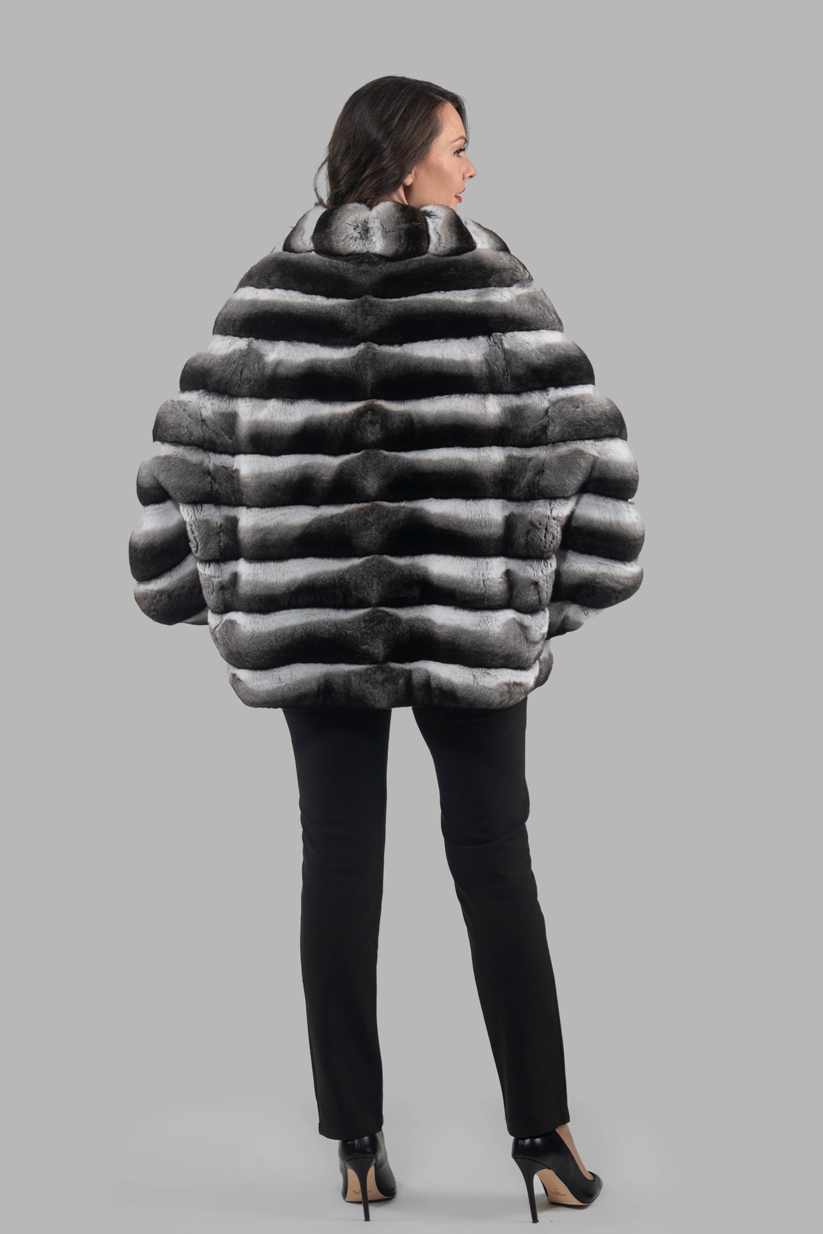 Chinchilla Cape with Notch Collar P/K929