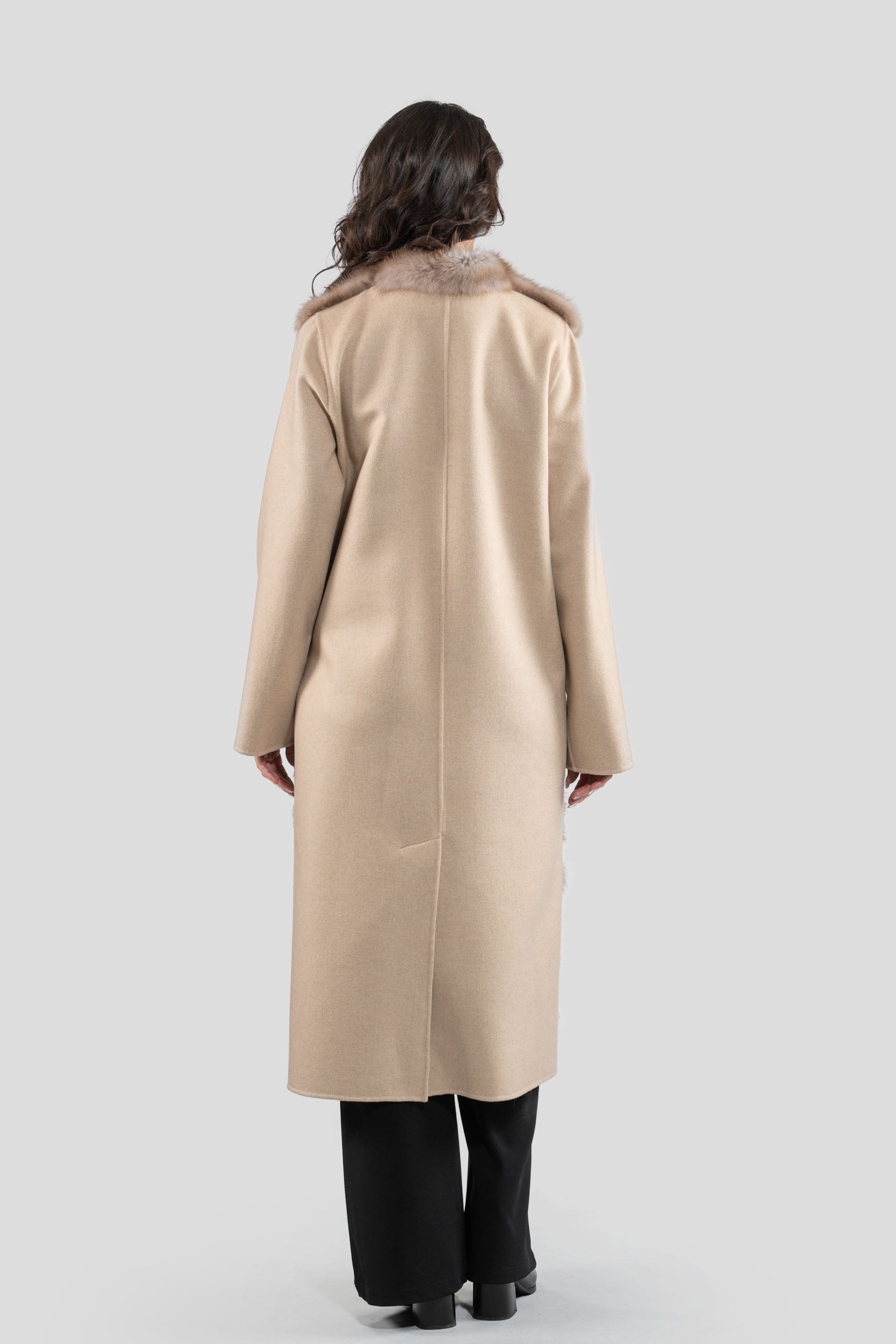 Coat in Ecru Beige Cashmere with Baumarten Trim 17c8003
