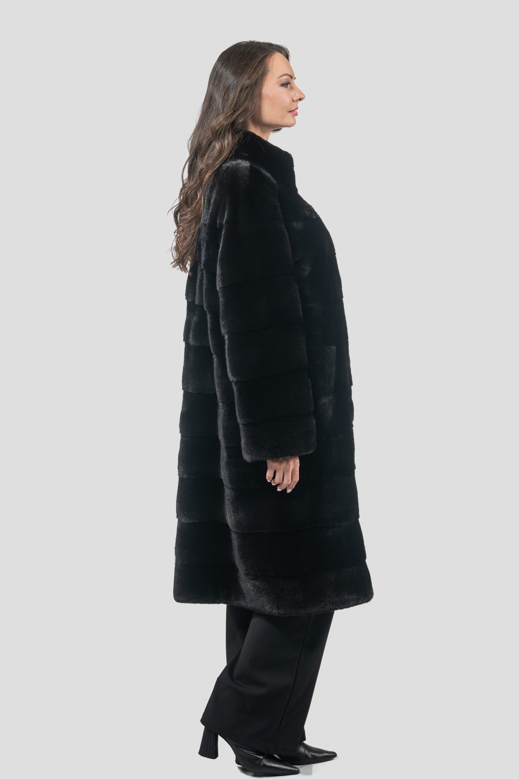 Blackglama Mink Coat with Stand Collar P/K13C530