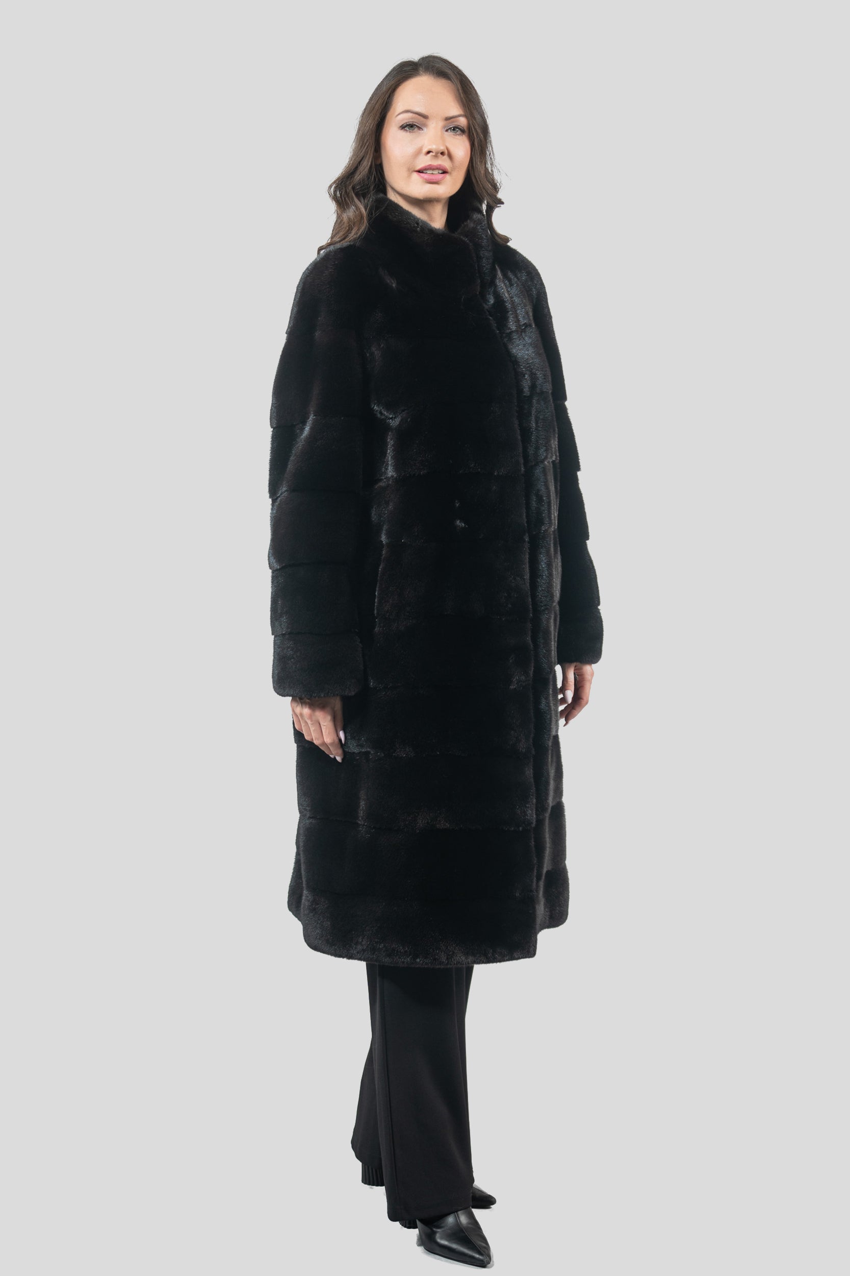 Blackglama Mink Coat with Stand Collar P/K13C530