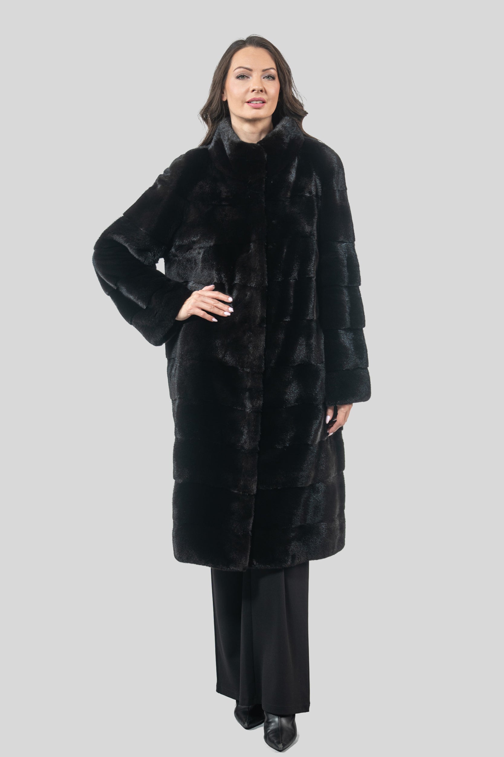 Blackglama Mink Coat with Stand Collar P/K13C530