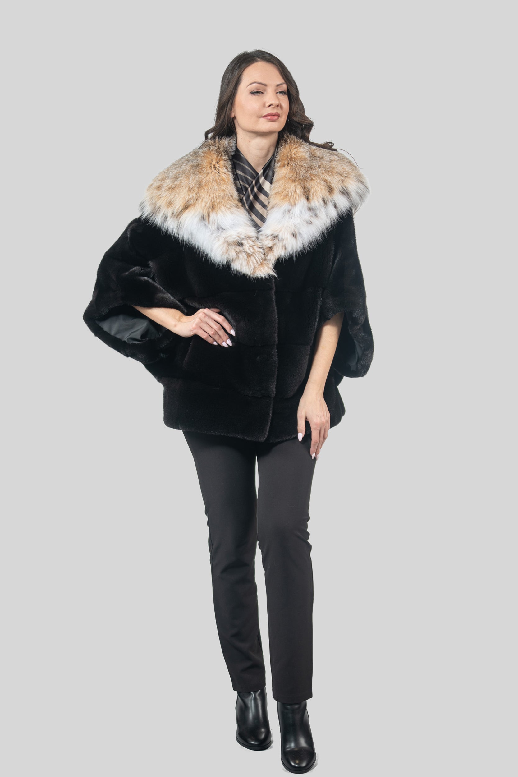 Blackglama Mink Hooded Cape with Bobcat Trim P/K13C949