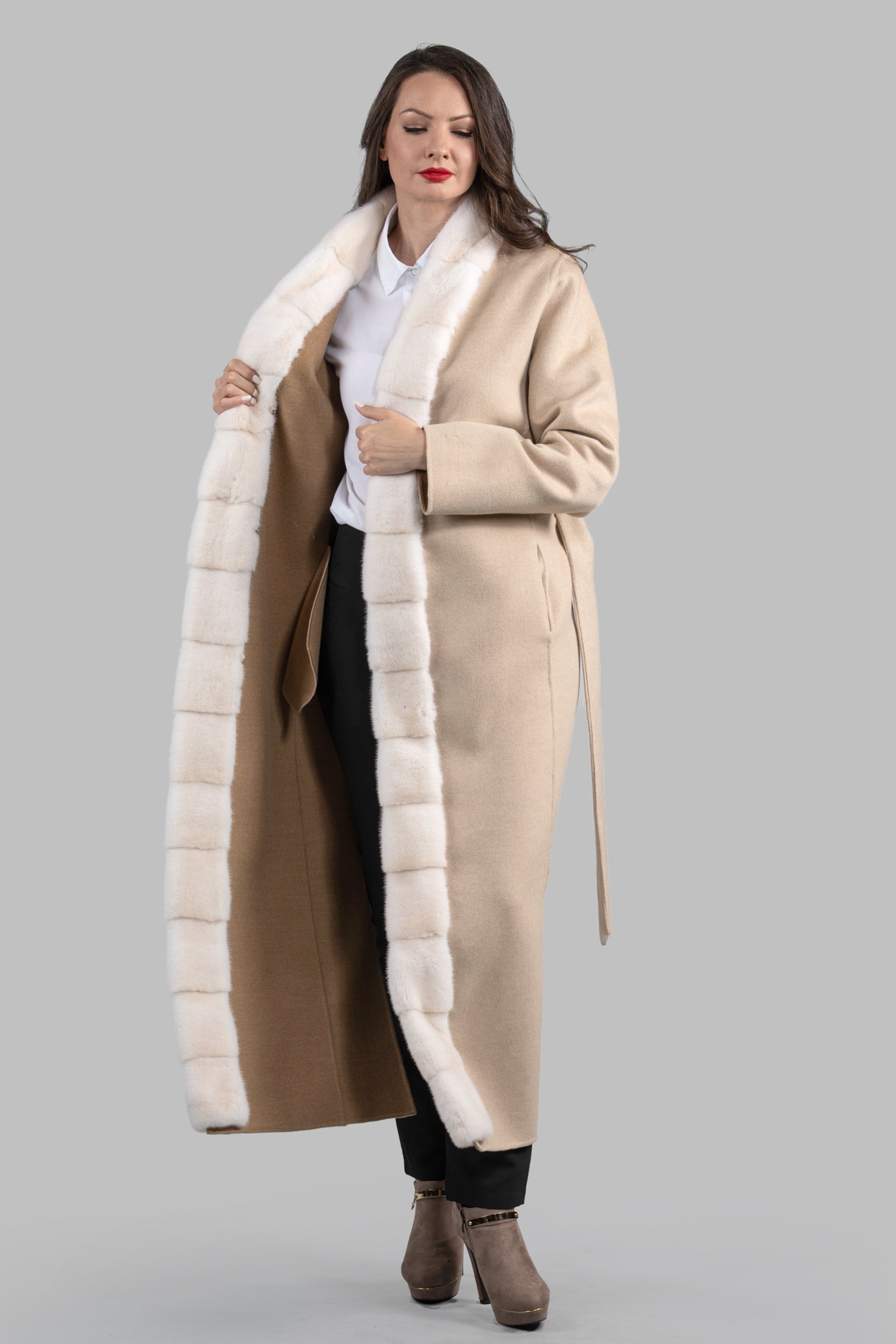 Ecru Beige Cashmere Coat with Mink Trim 21C6080