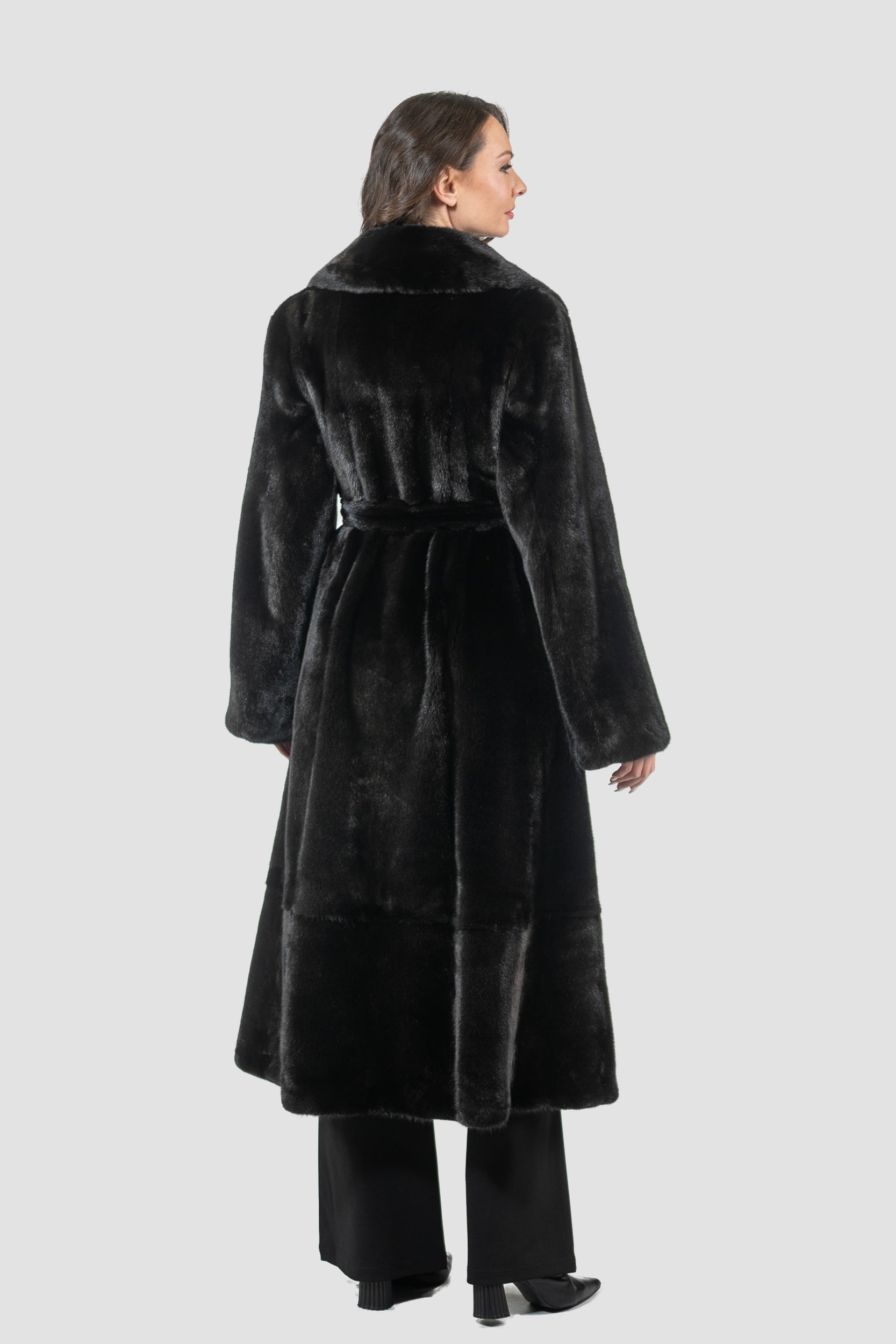Blackgalama Mink Coat with Notch Collar S/S690S23
