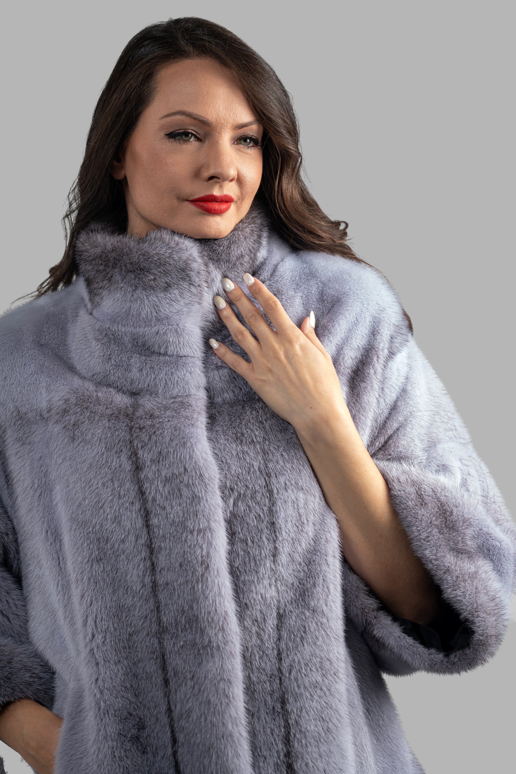 Grey Moon Cross Mink Jacket with Stand Collar and Short Sleeves L/O13C138